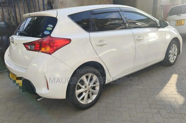 Toyota Auris 2015 Pearl