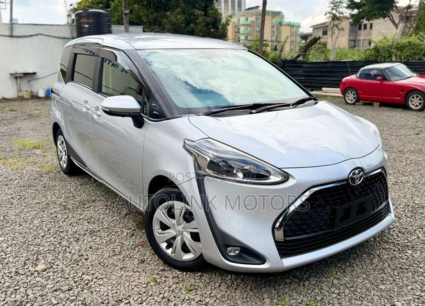 Toyota Sienta 1.5 FWD 2020 Silver