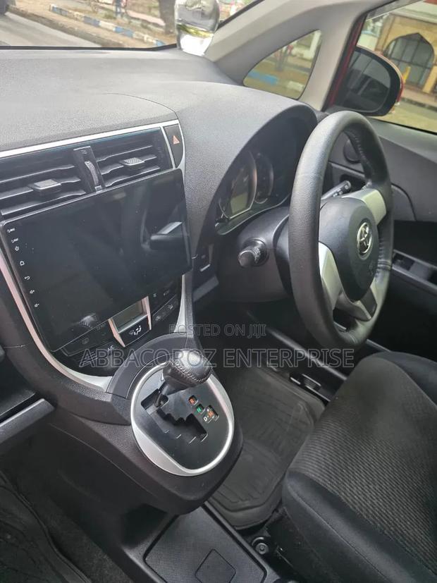 Toyota Ractis 1.5 AWD 2015 Red
