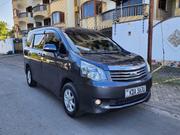 Toyota Noah 2.0 143hp FWD (8 Seater) 2013 Gray for sale