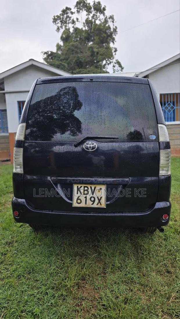 Toyota Voxy 2007 Black