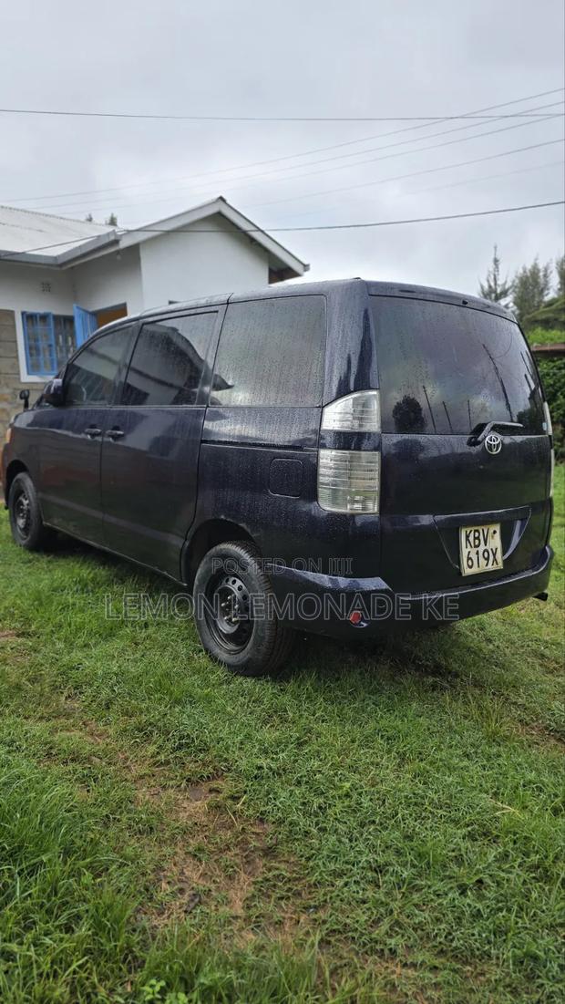 Toyota Voxy 2007 Black