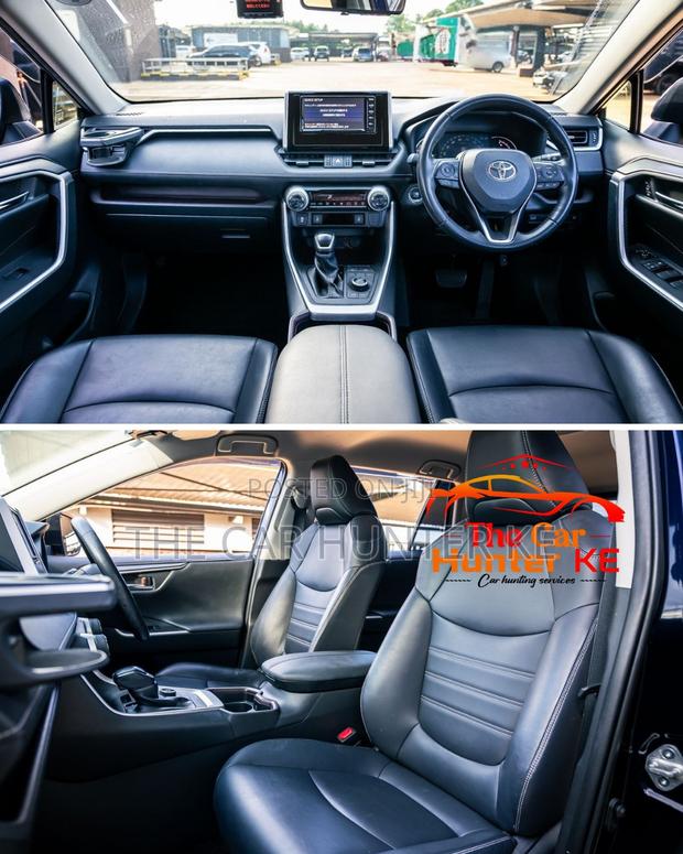Toyota RAV4 LE AWD 2019