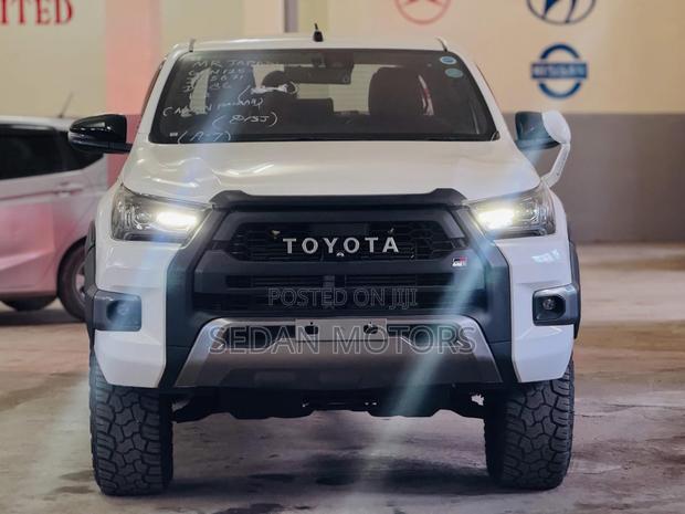 Toyota Hilux 2020 Pearl