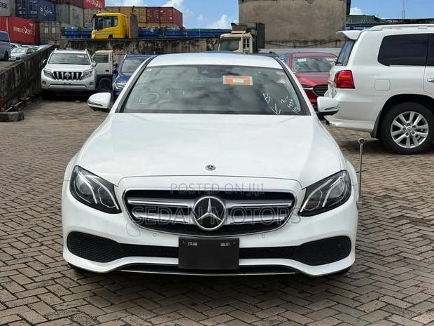 Mercedes-Benz E200 2019 White