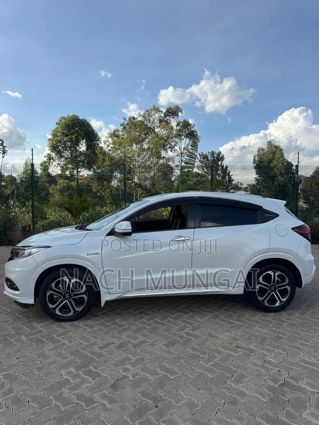 Honda Vezel 2019 White