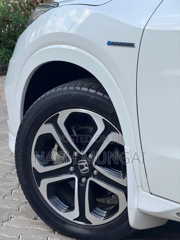 Honda Vezel 2019 White