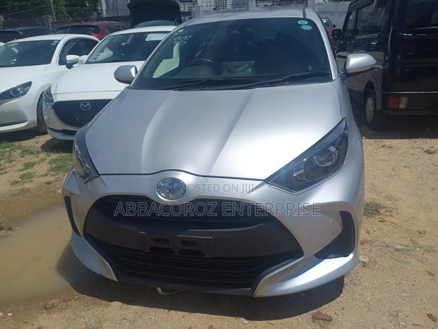 Toyota Yaris L Sedan 4dr 2019 Silver