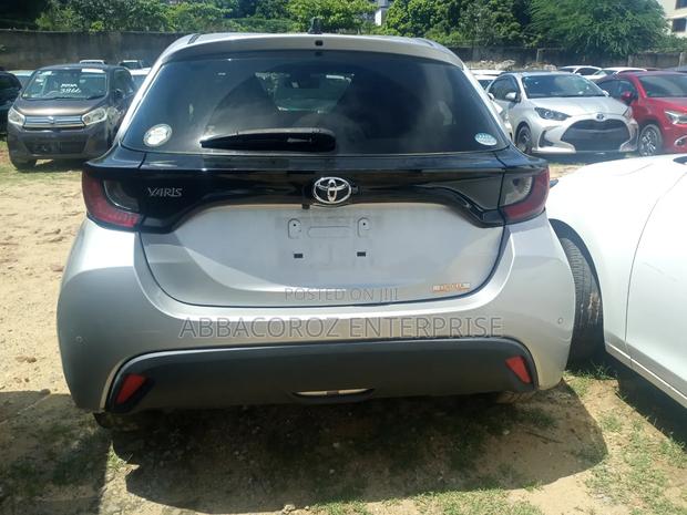 Toyota Yaris L Sedan 4dr 2019 Silver