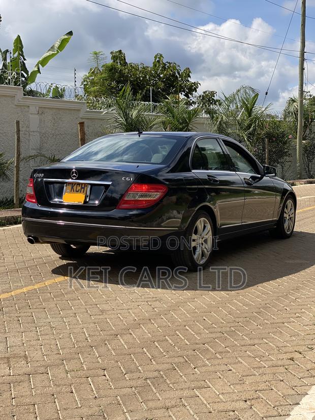 Mercedes-Benz C200 2011 Black