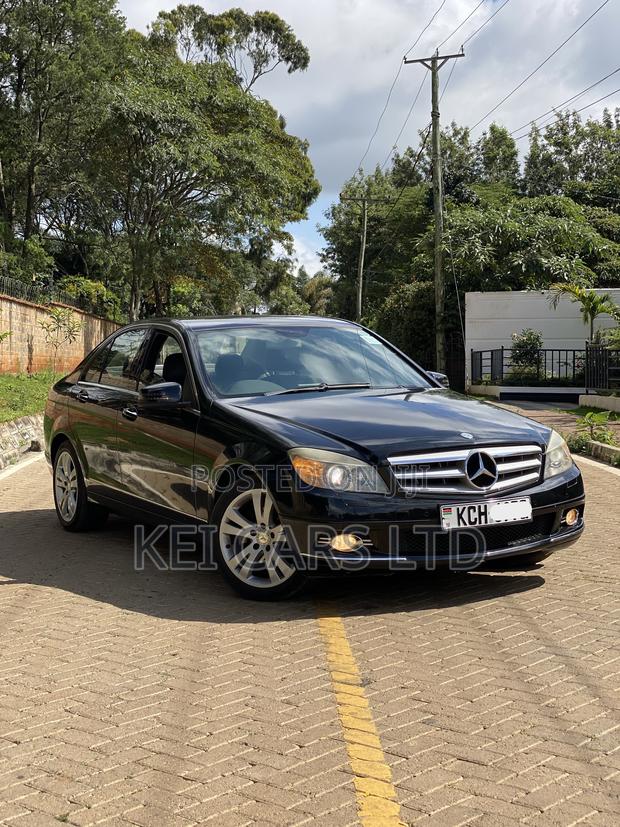 Mercedes-Benz C200 2011 Black