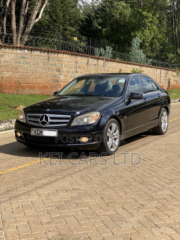 Mercedes-Benz C200 2011 Black