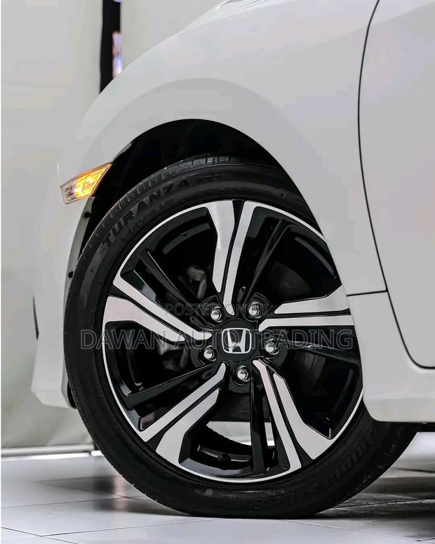 Honda Civic 2019 White