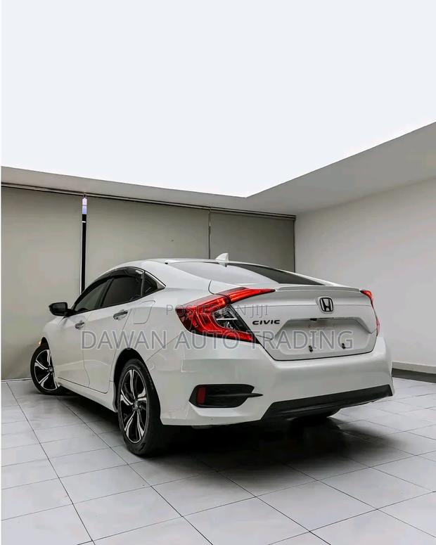 Honda Civic 2019 White