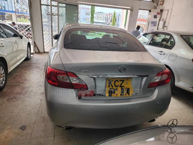 Nissan Fuga 2013 Silver