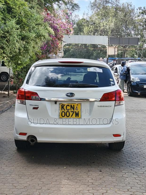 Subaru Legacy 2010 White