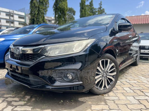 Honda Grace 1.5 Hybrid AWD 2019 Black