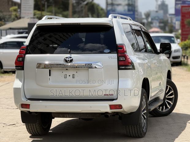Toyota Land Cruiser Prado 2.7 2019 White