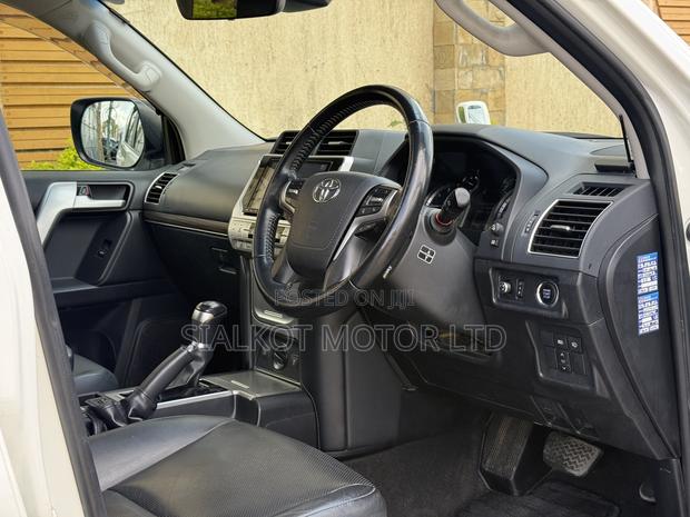 Toyota Land Cruiser Prado 2.7 2019 White