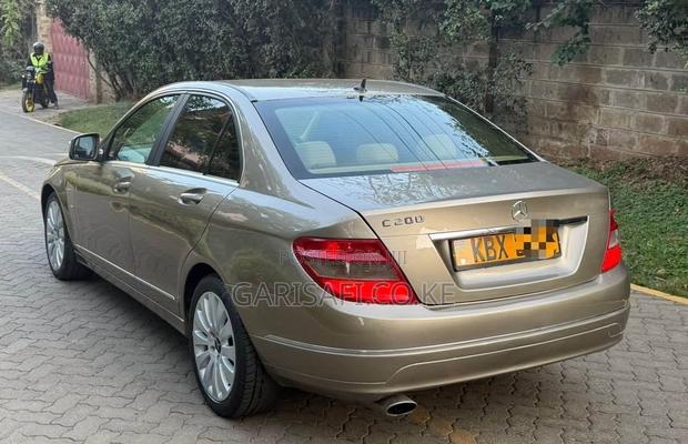 Mercedes-Benz C200 2007 Gold