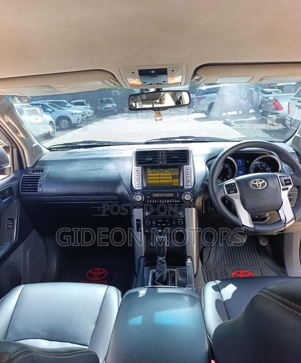 Toyota Land Cruiser Prado 2011 Gray