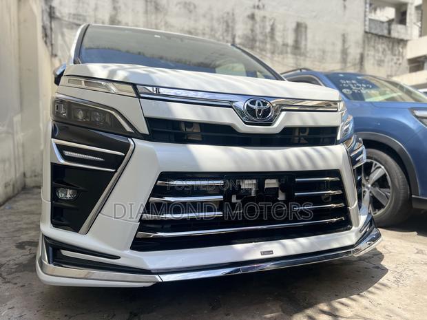 Toyota Voxy 2019 White