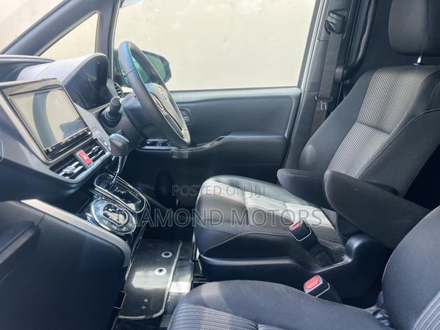 Toyota Voxy 2019 White