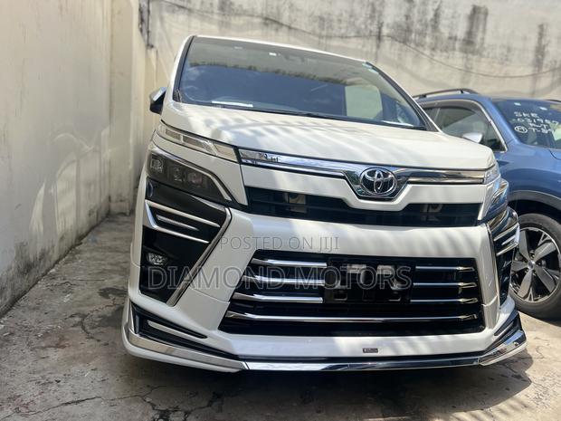 Toyota Voxy 2019 White