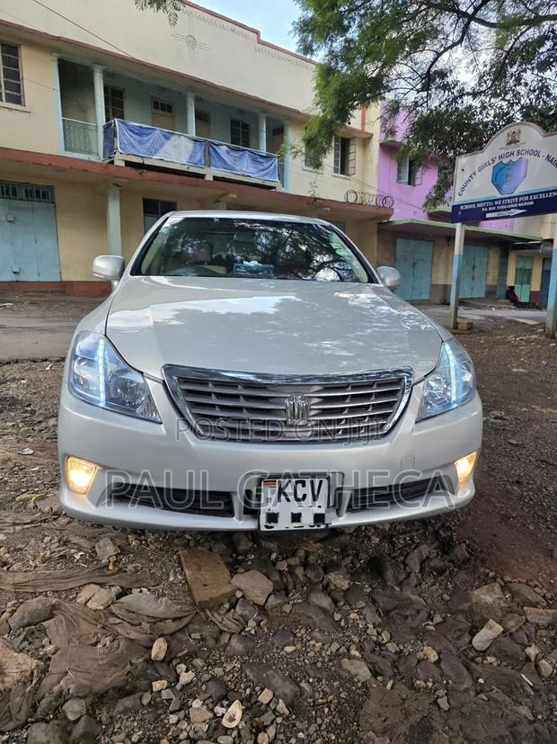 Toyota Crown 2012 Silver