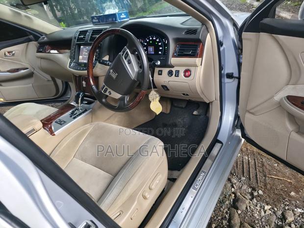 Toyota Crown 2012 Silver