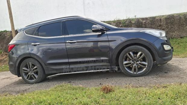 Hyundai Santa Fe 2014 Blue