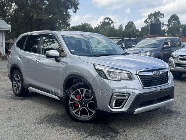 Subaru Forester Premium AWD 2020 Silver