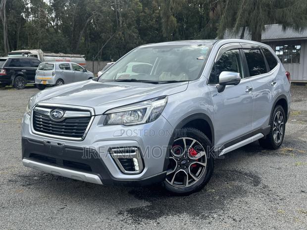 Subaru Forester Premium AWD 2020 Silver