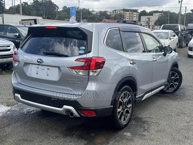 Subaru Forester Premium AWD 2020 Silver