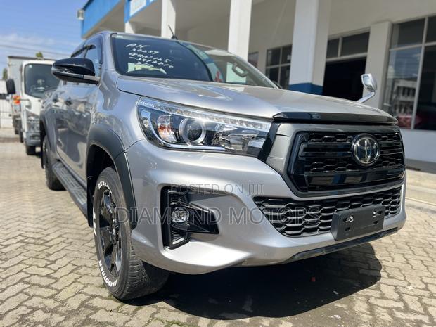 Toyota Hilux Revo Double Cab Deisel 2.8 AWD 2019 Gray