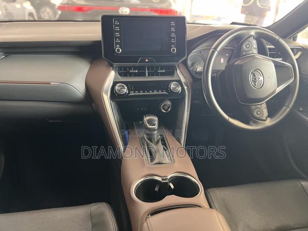 Toyota Harrier 2.0 4WD 2020 White