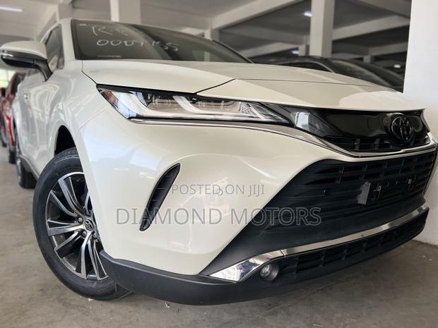 Toyota Harrier 2.0 4WD 2020 White