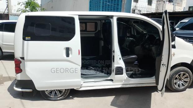 Nissan NV200 2018 White