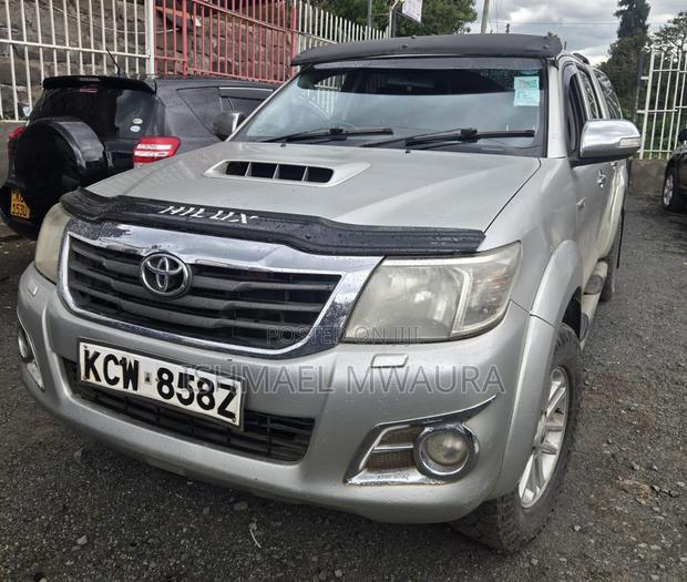Toyota Hilux 3.0 D-4D 4x4 2012 Silver