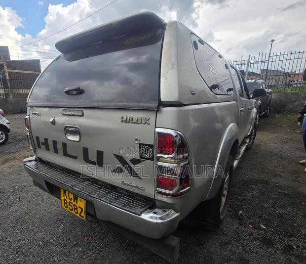 Toyota Hilux 3.0 D-4D 4x4 2012 Silver