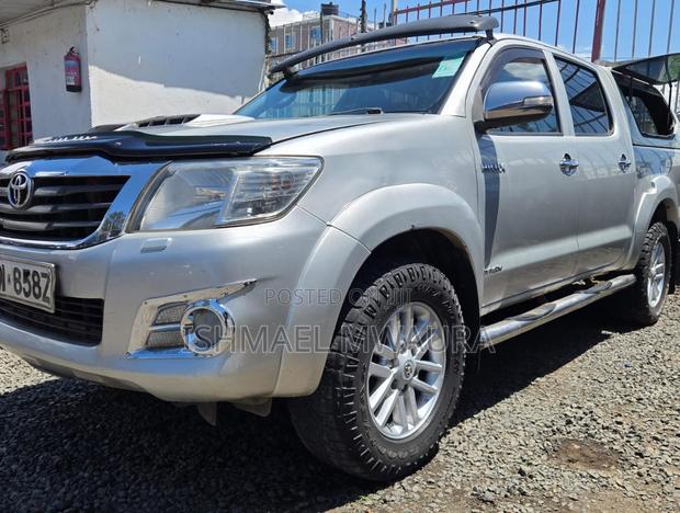 Toyota Hilux 3.0 D-4D 4x4 2012 Silver