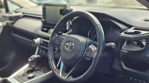 Toyota RAV4 2020 White