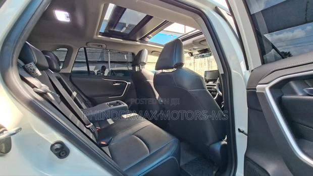 Toyota RAV4 2020 White