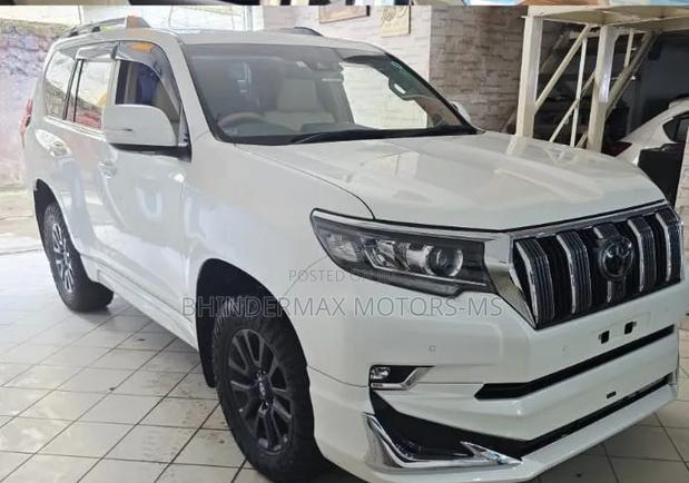 Toyota Land Cruiser Prado 2.8 2019 White