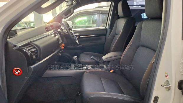 Toyota Hilux Revo Double Cab Deisel 2.4 AWD 2019 White