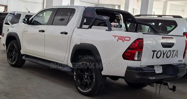 Toyota Hilux Revo Double Cab Deisel 2.4 AWD 2019 White