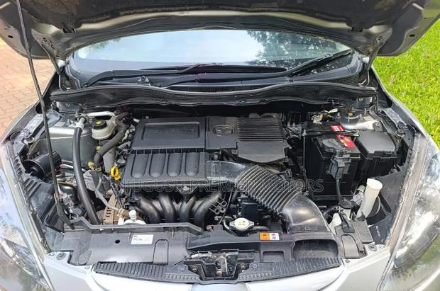 Mazda Demio 2012 Silver
