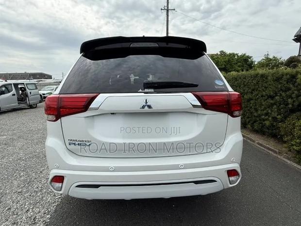Mitsubishi Outlander PHEV 2019 Pearl