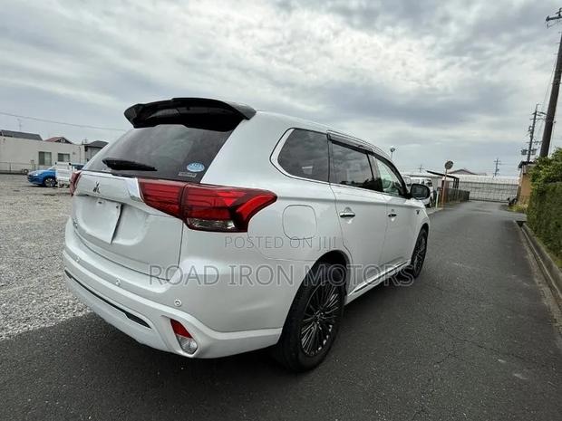 Mitsubishi Outlander PHEV 2019 Pearl
