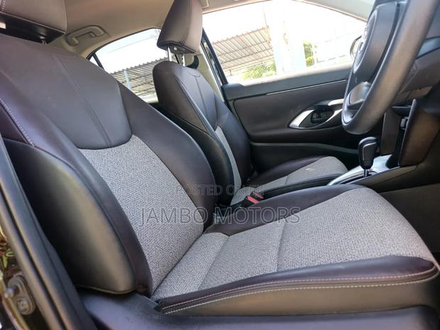 Toyota Yaris Cross 1.5 Hybrid FWD 2020 Black